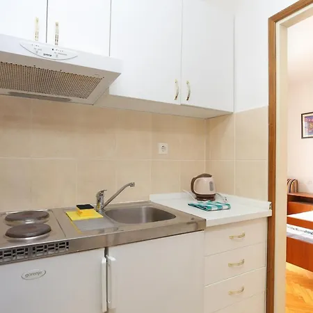 Slatine 13298e Apartmán *