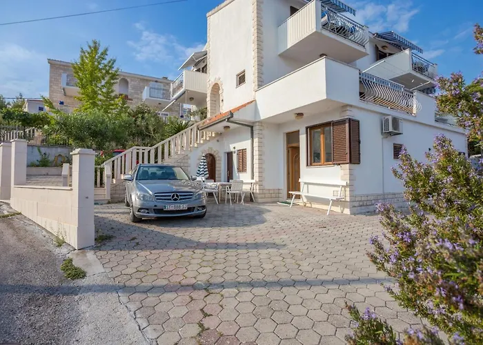 Slatine 13298e Apartman
