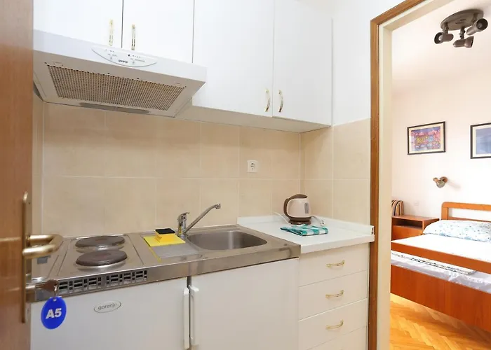 Slatine 13298e Apartman *